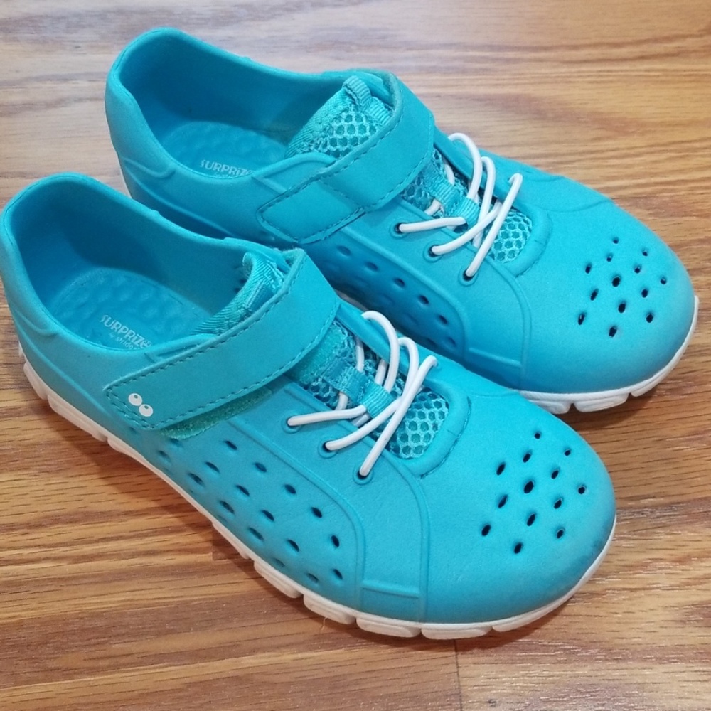 Surprize turquoise blue Delia water shoes girls 11